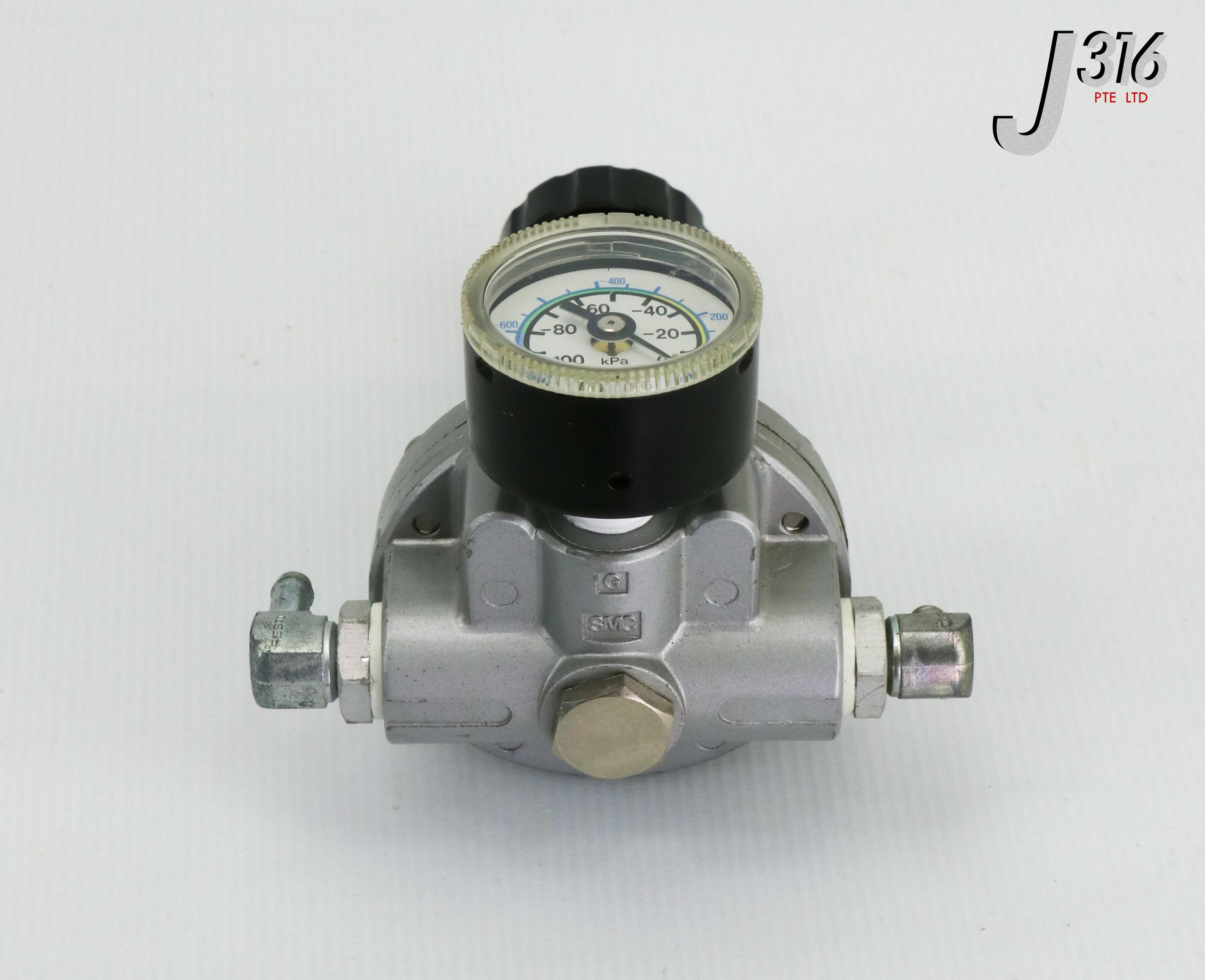 20238 SMC VACUUM REGULATOR W/ GAUGE ET2031F02 J316Gallery